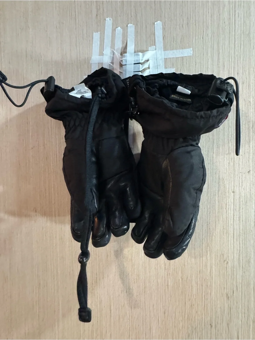 Kids Dakine Gore-Tex Black Winter Ski Gloves with Wrist Cinch Size Medium